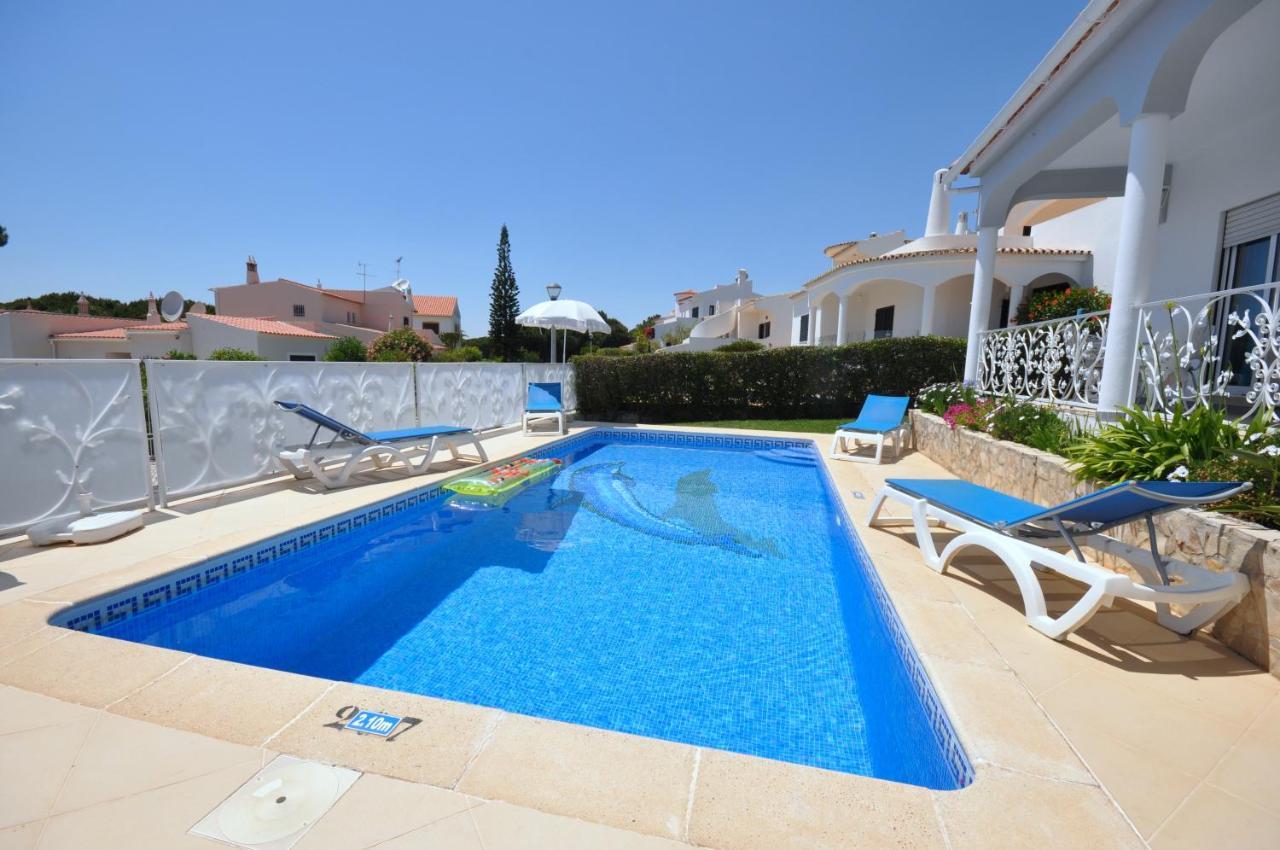 קווארטיירה Well-Appointed Villa Is Situated In The Popular Resort Of Vilamoura מראה חיצוני תמונה