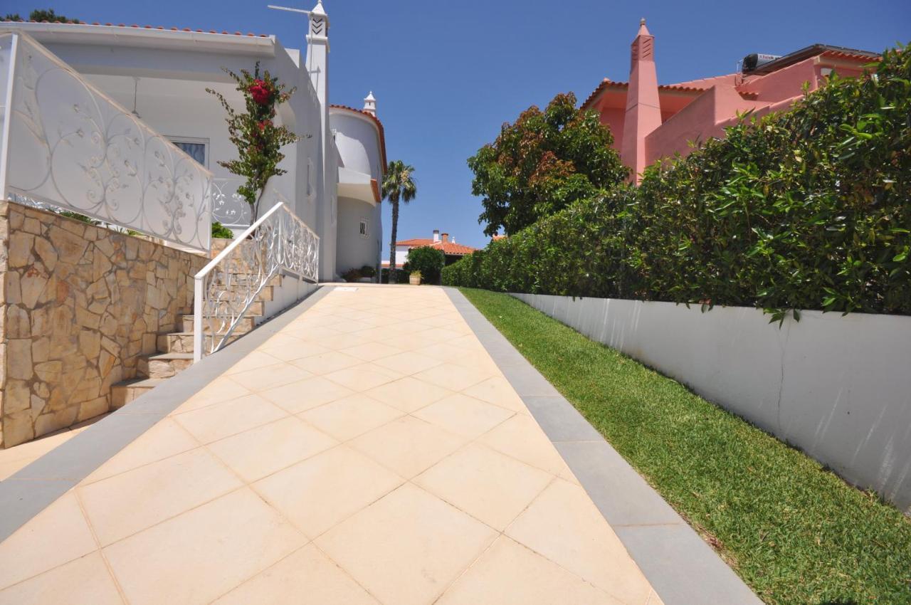 קווארטיירה Well-Appointed Villa Is Situated In The Popular Resort Of Vilamoura מראה חיצוני תמונה