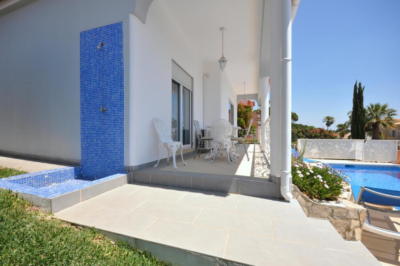 קווארטיירה Well-Appointed Villa Is Situated In The Popular Resort Of Vilamoura מראה חיצוני תמונה